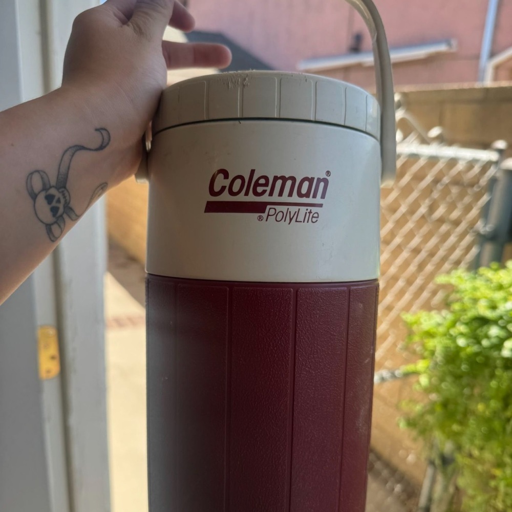 Vintage Coleman Polylite 5590 1/2 Gallon Water Beverage Jug Made in USA